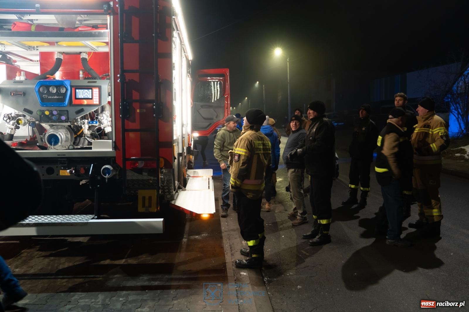 Zdjęcie w galerii na portalu naszraciborz.pl: Powitanie nowego średniego wozu bojowego OSP Maków wiadomości z regionu