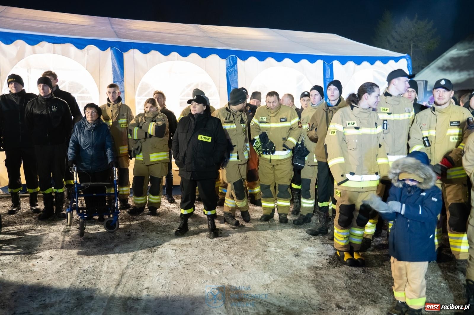 Zdjęcie w galerii na portalu naszraciborz.pl: Powitanie nowego średniego wozu bojowego OSP Maków wiadomości z regionu