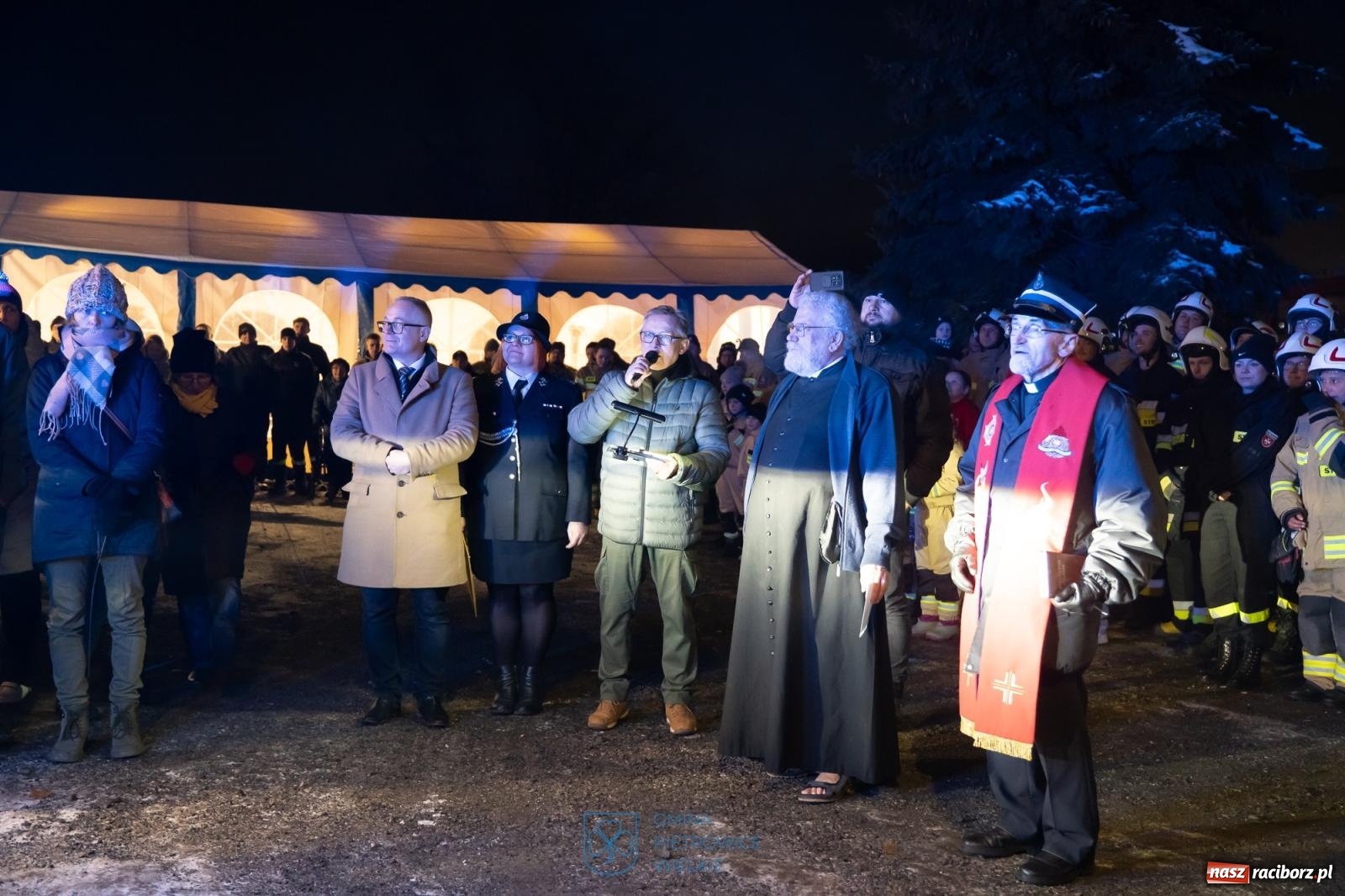 Zdjęcie w galerii na portalu naszraciborz.pl: Powitanie nowego średniego wozu bojowego OSP Maków wiadomości z regionu