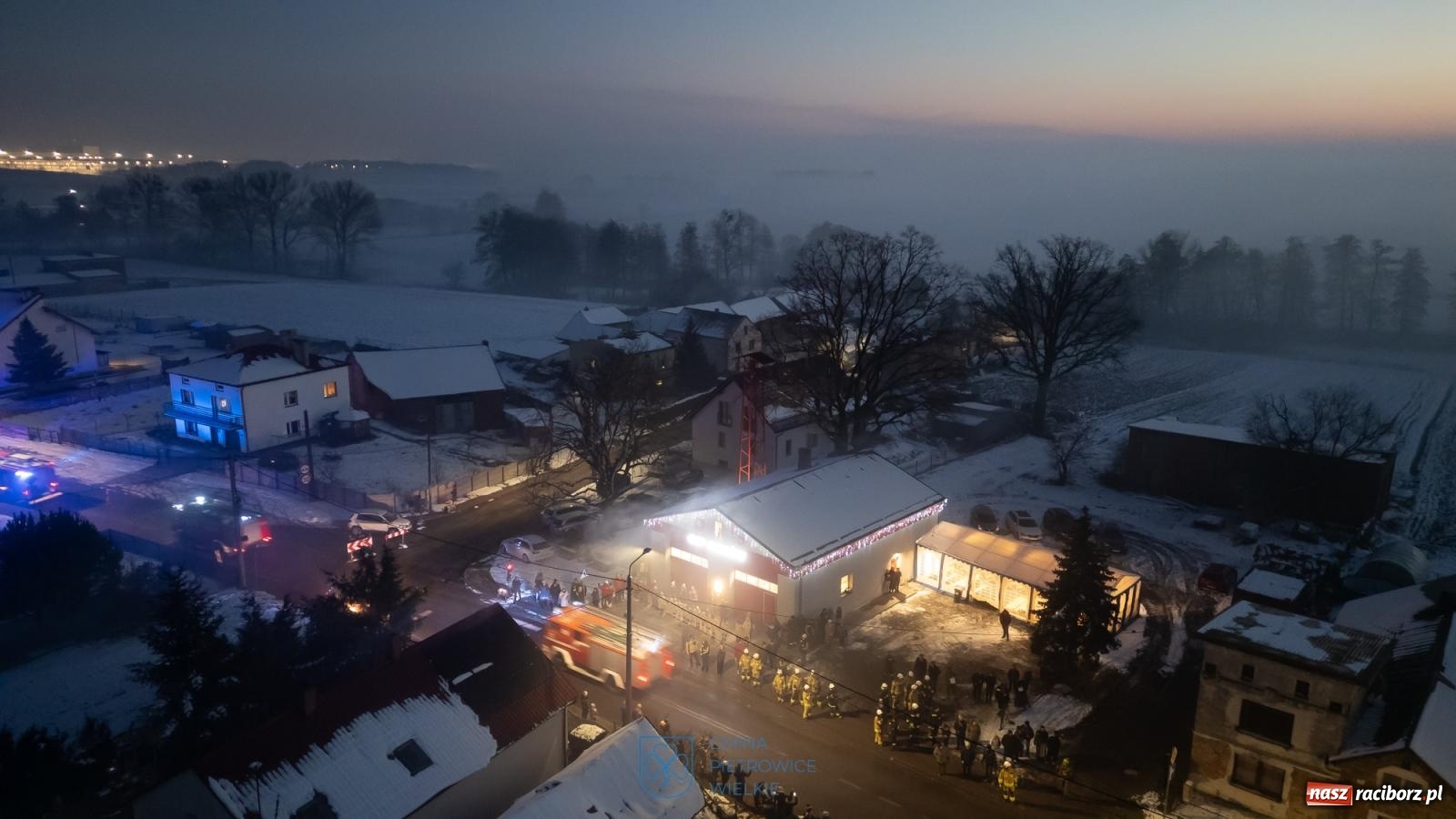 Zdjęcie w galerii na portalu naszraciborz.pl: Powitanie nowego średniego wozu bojowego OSP Maków wiadomości z regionu