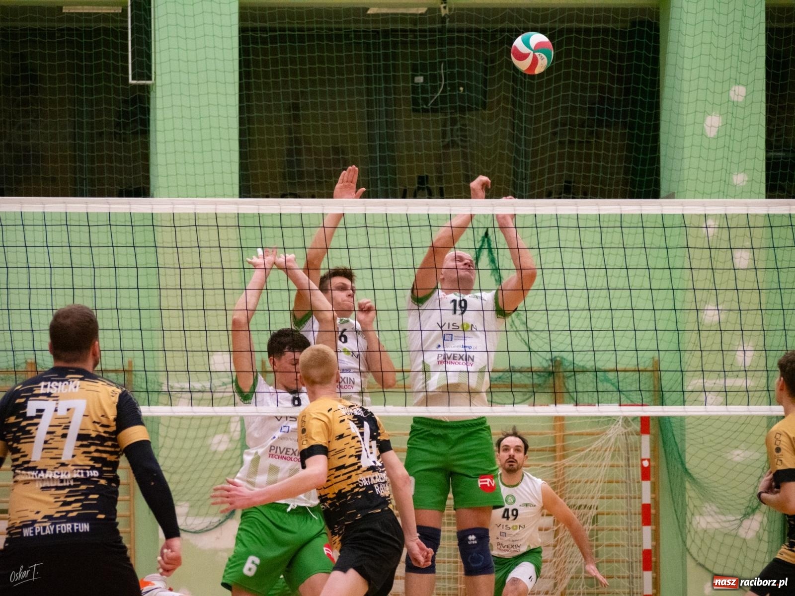 Zdjęcie w galerii na portalu naszraciborz.pl: Siatkówka. Górnik Radlin ponownie lepszy [FOTO] wiadomości z regionu