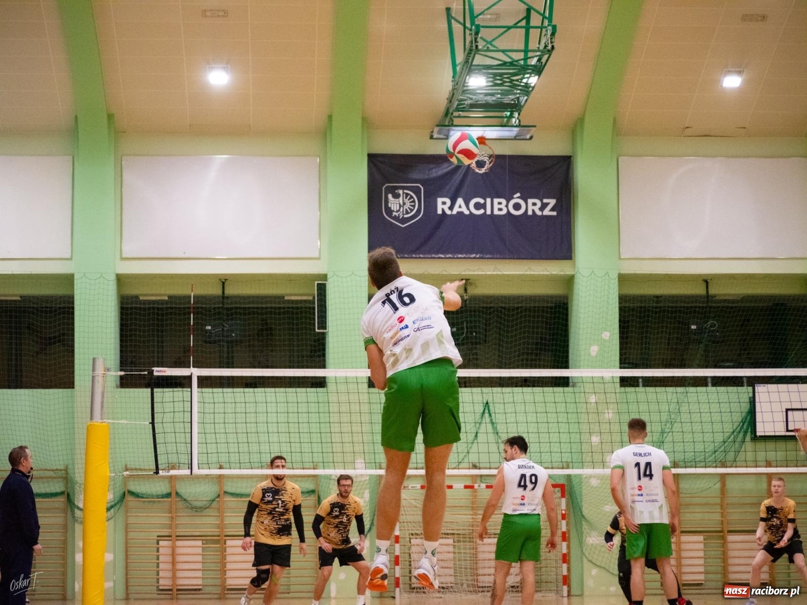 Zdjęcie w galerii na portalu naszraciborz.pl: Siatkówka. Górnik Radlin ponownie lepszy [FOTO] wiadomości z regionu