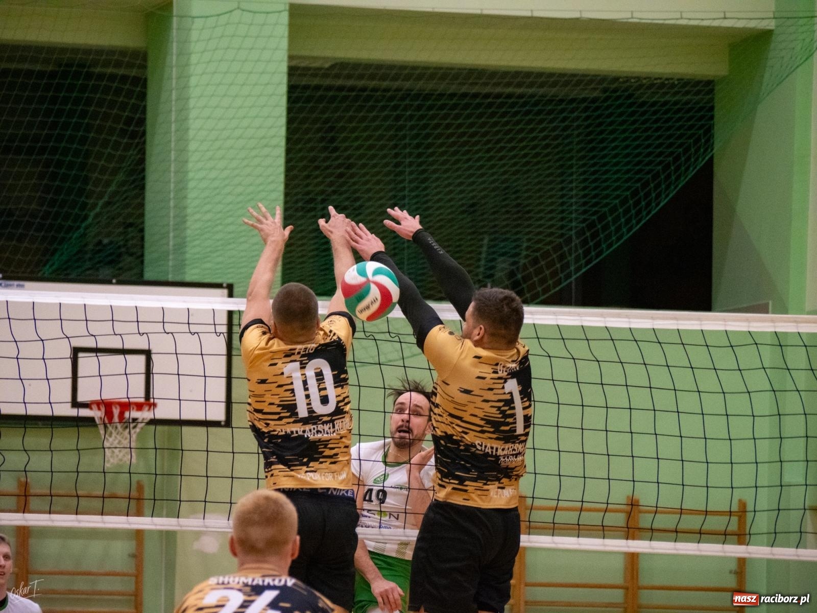 Zdjęcie w galerii na portalu naszraciborz.pl: Siatkówka. Górnik Radlin ponownie lepszy [FOTO] wiadomości z regionu