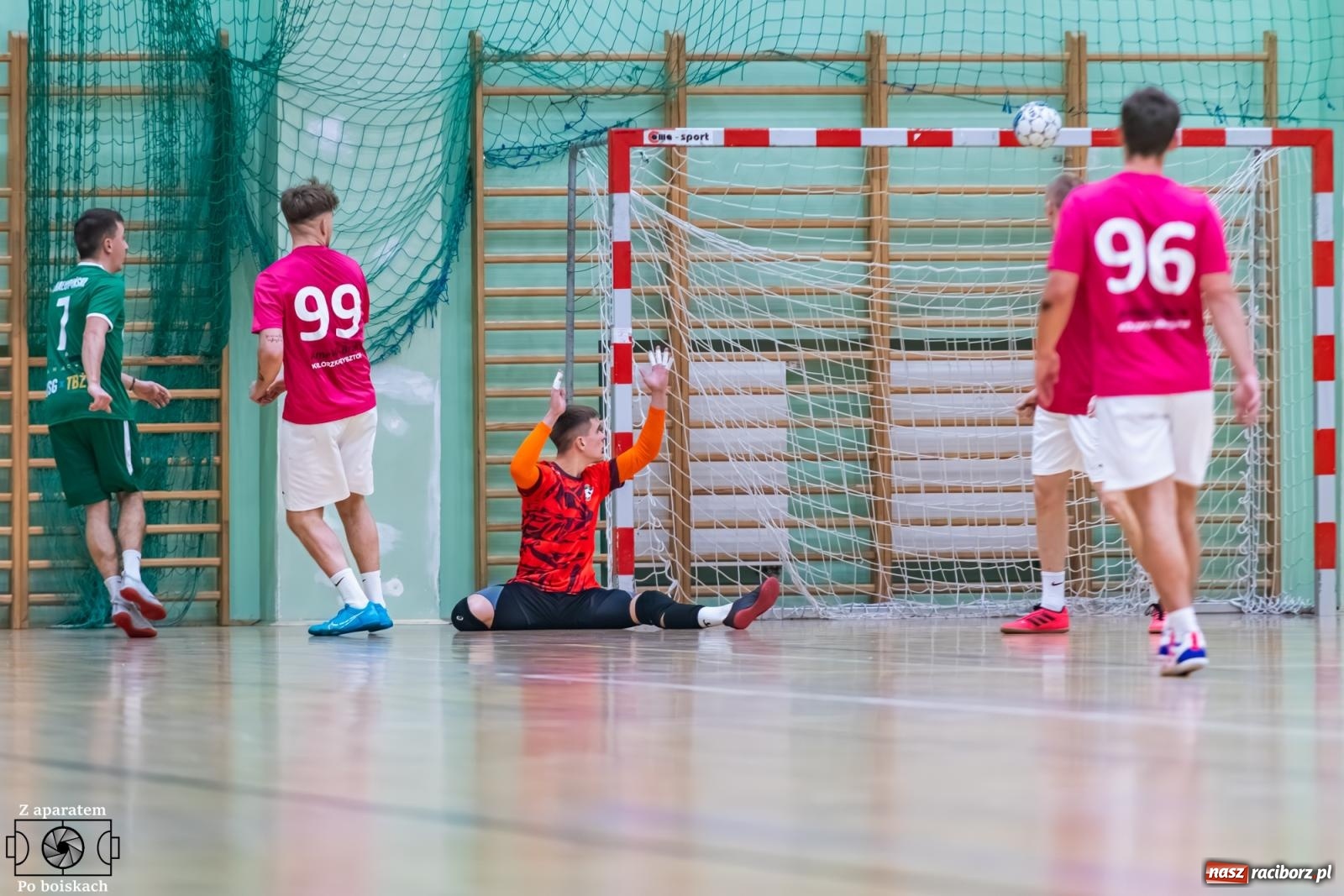 Zdjęcie w galerii na portalu naszraciborz.pl: Pogrom i dwa wyrównane starcia. Wystartował kolejny sezon HLPN [FOTO] wiadomości z regionu