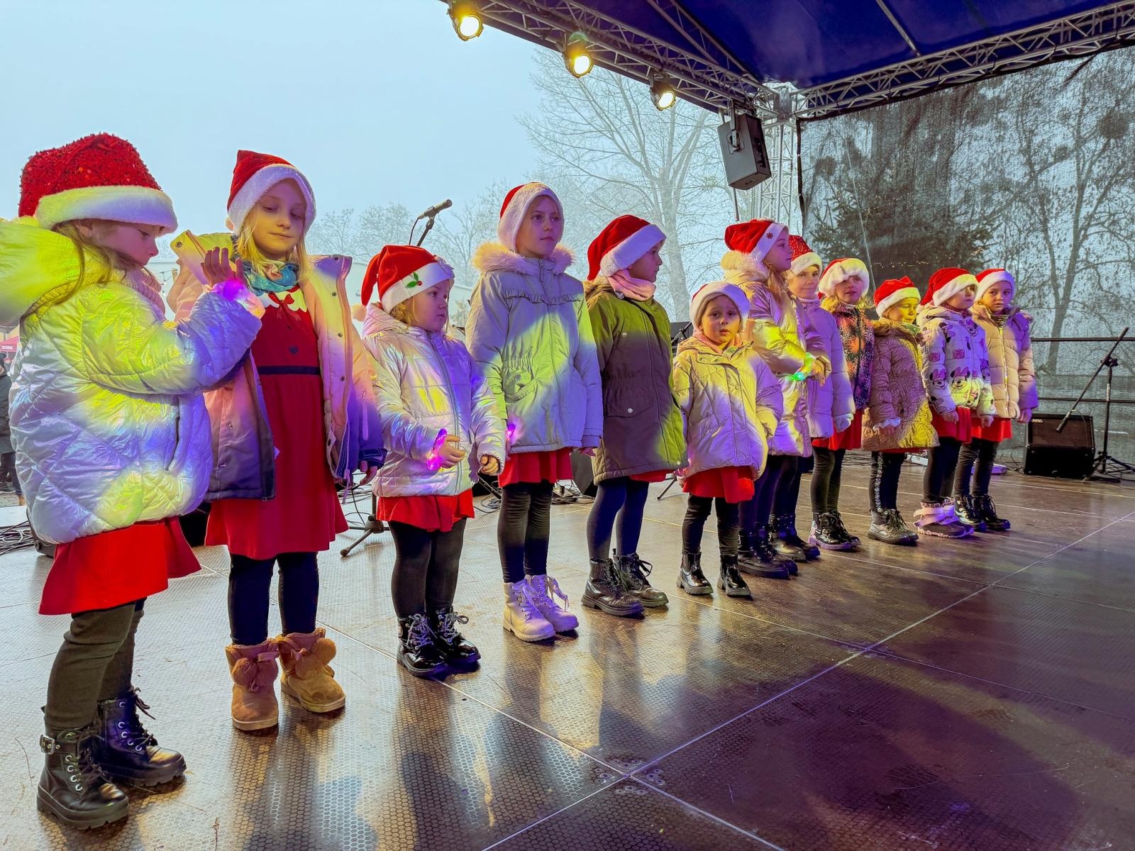 Zdjęcie w galerii na portalu naszraciborz.pl: Kiermasz Bożonarodzeniowy w Pietrowicach Wielkich [FOTO i WIDEO] wiadomości z regionu