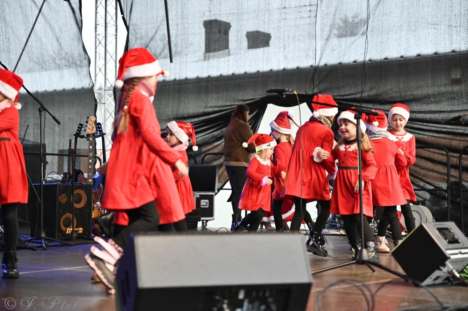 Zdjęcie w galerii na portalu naszraciborz.pl: Kiermasz Bożonarodzeniowy w Pietrowicach Wielkich [FOTO i WIDEO] wiadomości z regionu