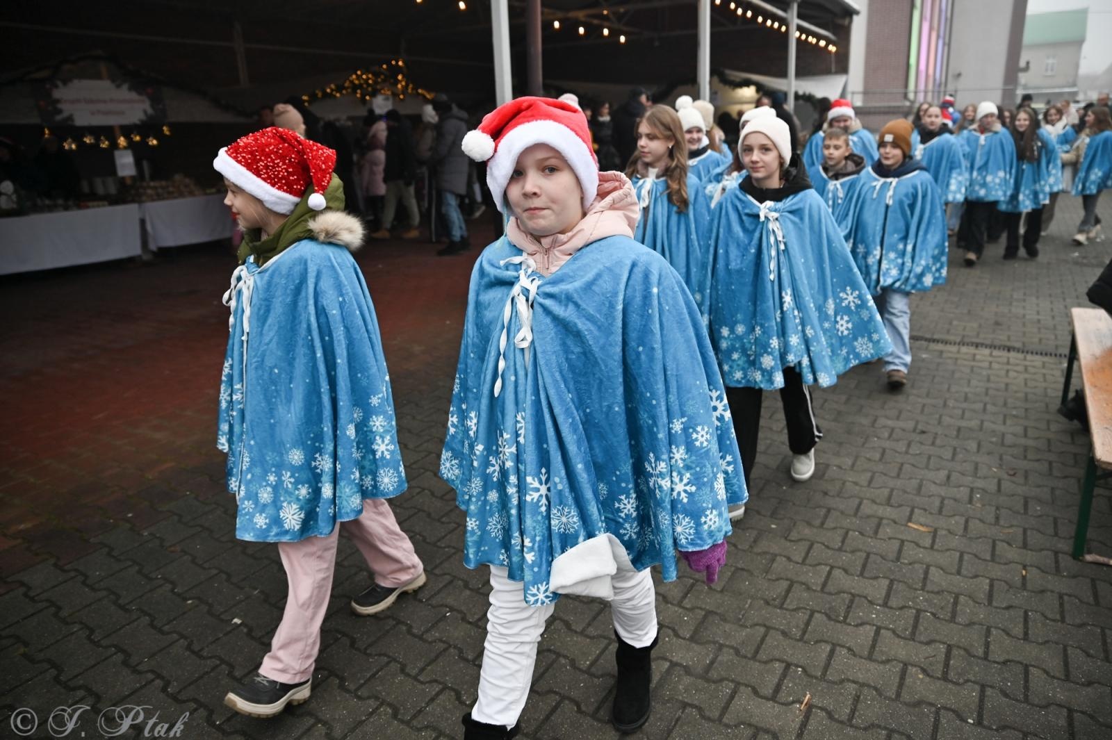 Zdjęcie w galerii na portalu naszraciborz.pl: Kiermasz Bożonarodzeniowy w Pietrowicach Wielkich [FOTO i WIDEO] wiadomości z regionu