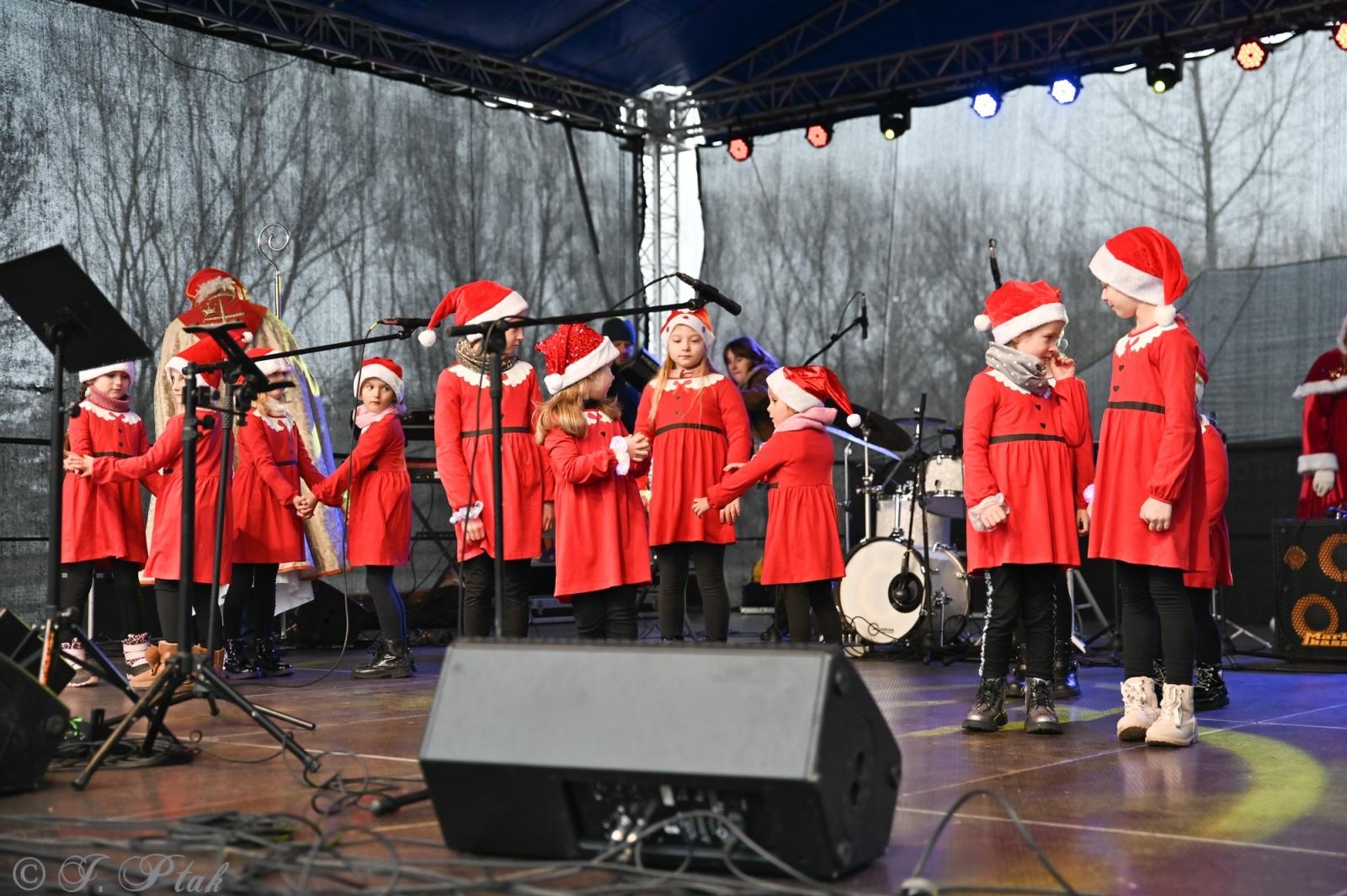 Zdjęcie w galerii na portalu naszraciborz.pl: Kiermasz Bożonarodzeniowy w Pietrowicach Wielkich [FOTO i WIDEO] wiadomości z regionu