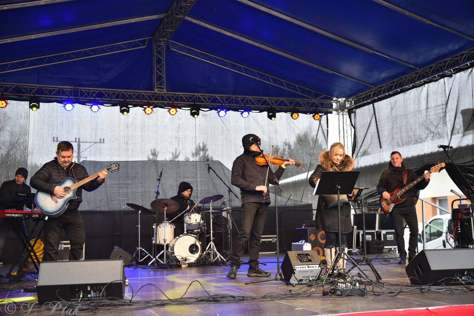 Zdjęcie w galerii na portalu naszraciborz.pl: Kiermasz Bożonarodzeniowy w Pietrowicach Wielkich [FOTO i WIDEO] wiadomości z regionu