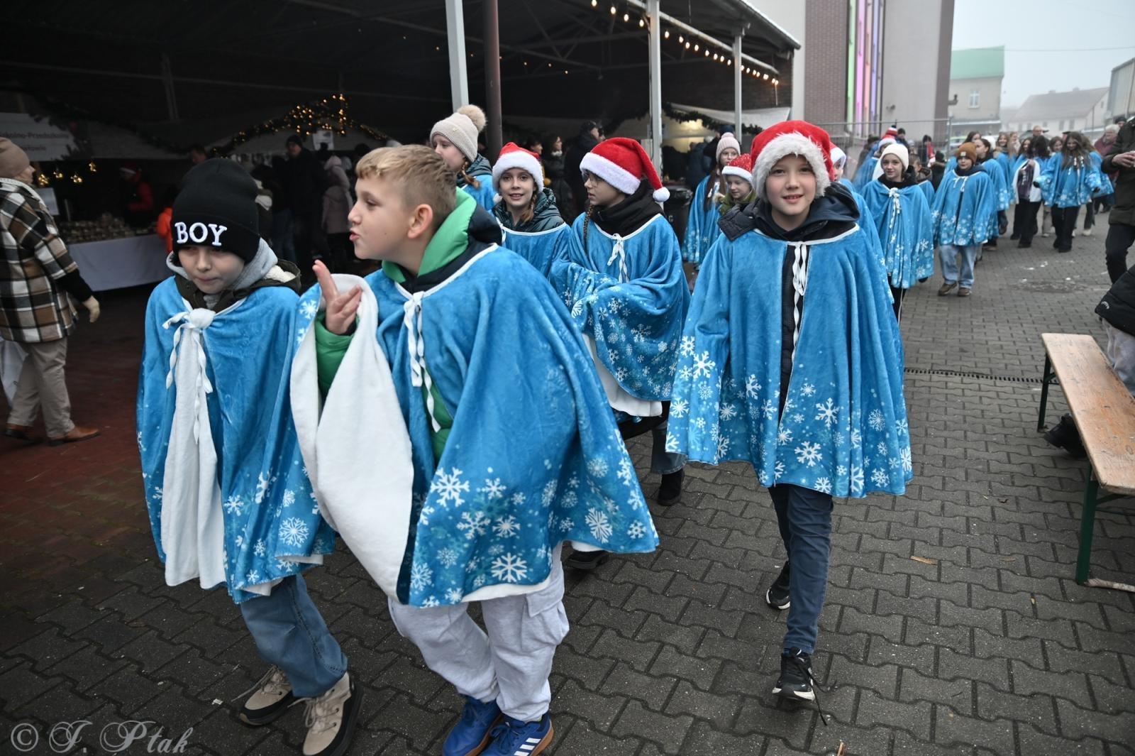 Zdjęcie w galerii na portalu naszraciborz.pl: Kiermasz Bożonarodzeniowy w Pietrowicach Wielkich [FOTO i WIDEO] wiadomości z regionu