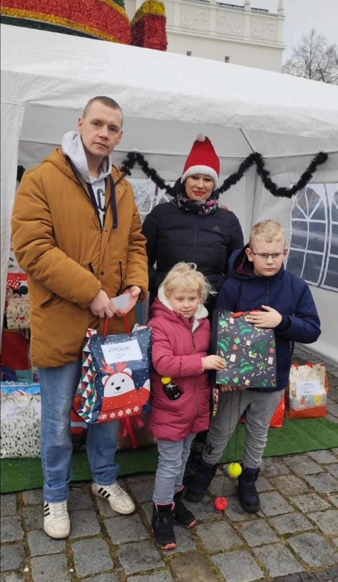 Zdjęcie w galerii na portalu naszraciborz.pl: Podaj Prezent po raz dziesiąty na raciborskim rynku wiadomości z regionu