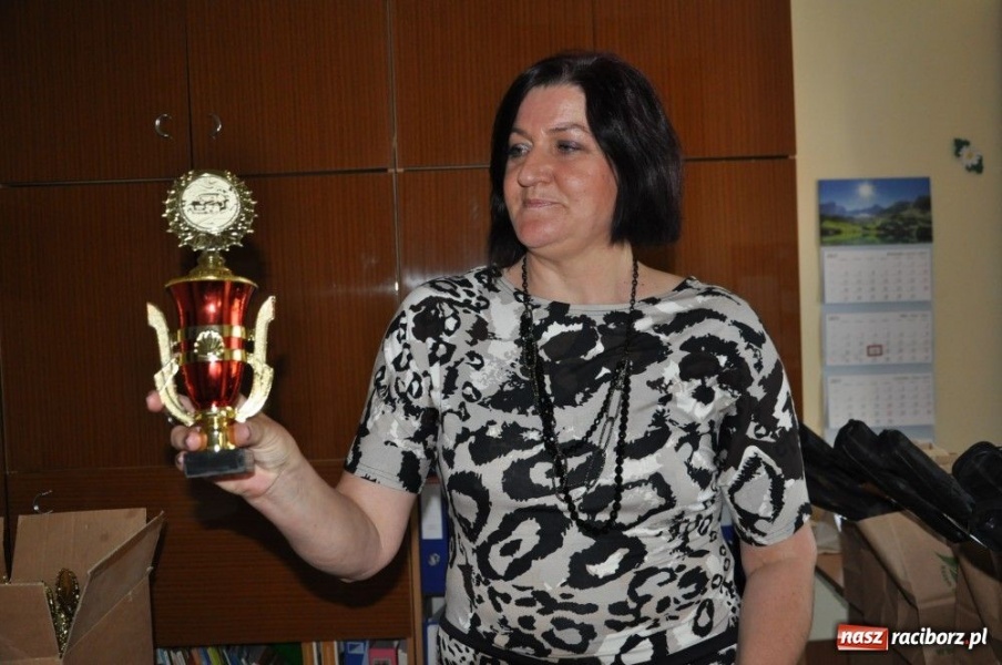 Zdjęcie w galerii na portalu naszraciborz.pl: Przedszkolaki za kierownicą karetki wiadomości z regionu