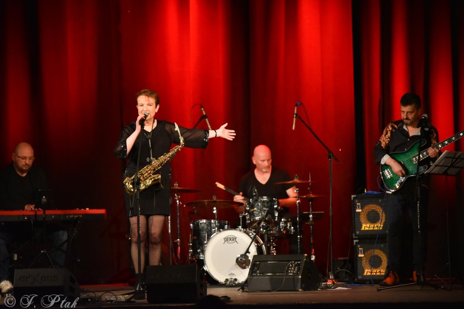 Zdjęcie w galerii na portalu naszraciborz.pl: Gorczyca i Przyjaciele: Patsy Gamble w  Raciborzu wiadomości z regionu