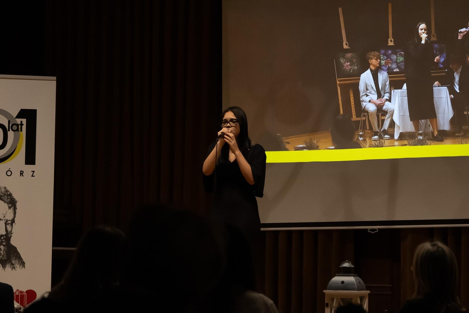 Zdjęcie w galerii na portalu naszraciborz.pl: Poetyckie spotkanie pokoleń w ZSO nr 1 w Raciborzu wiadomości z regionu