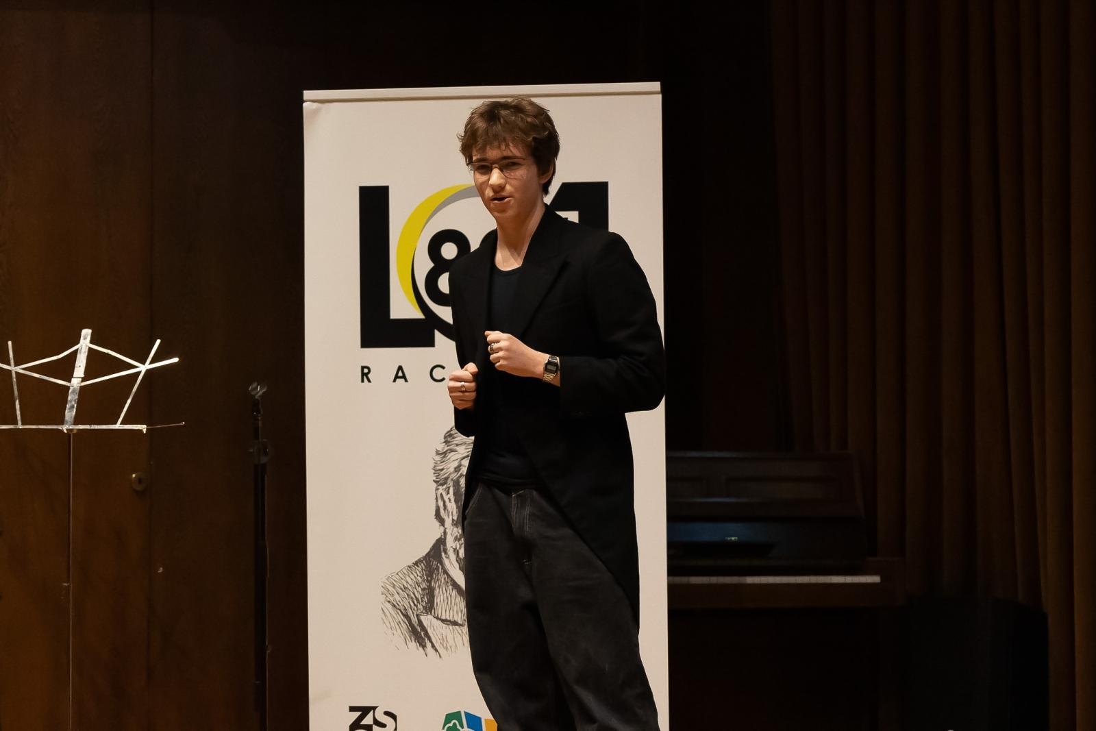 Zdjęcie w galerii na portalu naszraciborz.pl: Poetyckie spotkanie pokoleń w ZSO nr 1 w Raciborzu wiadomości z regionu