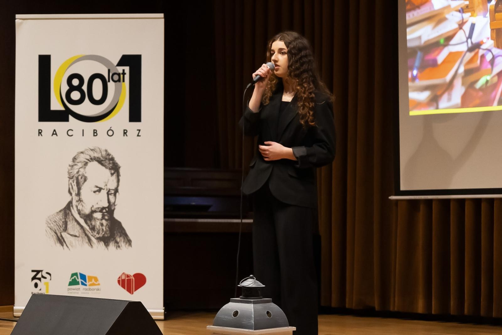 Zdjęcie w galerii na portalu naszraciborz.pl: Poetyckie spotkanie pokoleń w ZSO nr 1 w Raciborzu wiadomości z regionu