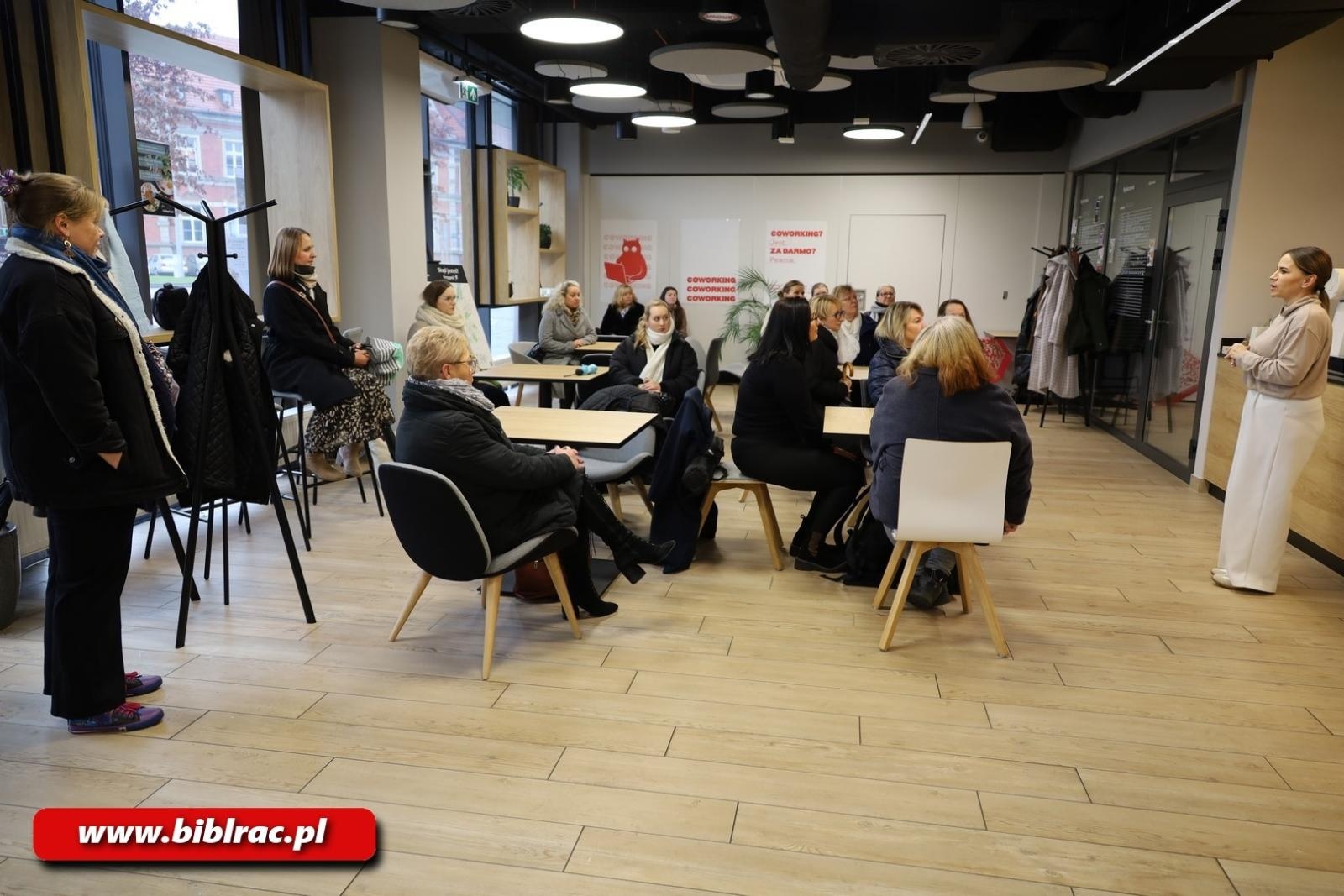 Zdjęcie w galerii na portalu naszraciborz.pl: Czy młodzież w Czechach czyta? Polsko-czeskie spotkanie bibliotekarzy na Stacji Młodych wiadomości z regionu