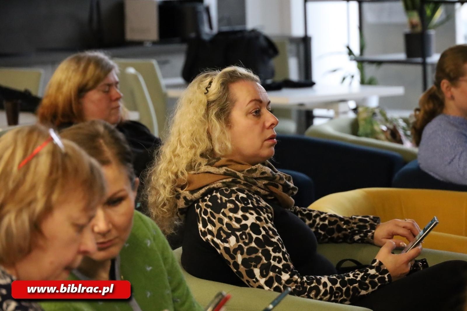 Zdjęcie w galerii na portalu naszraciborz.pl: Czy młodzież w Czechach czyta? Polsko-czeskie spotkanie bibliotekarzy na Stacji Młodych wiadomości z regionu