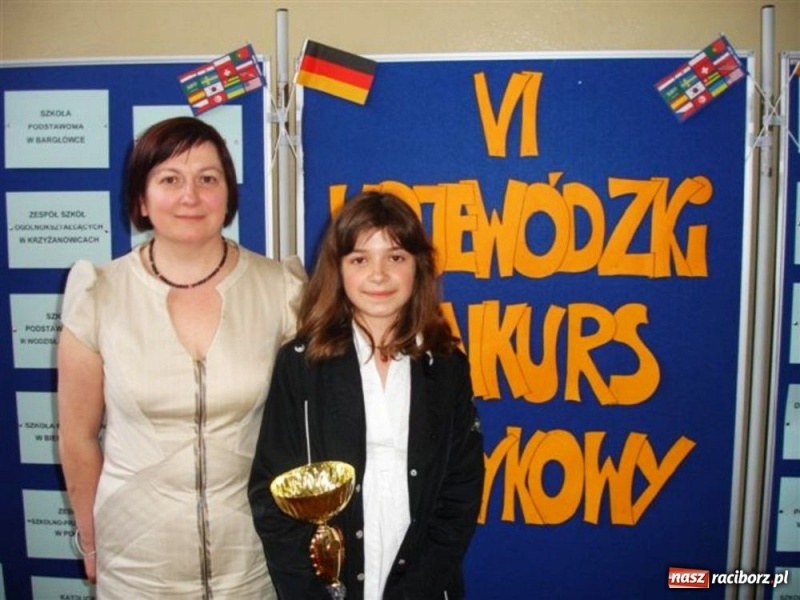 Zdjęcie w galerii na portalu naszraciborz.pl: Angliści z województwa w SP 18 wiadomości z regionu