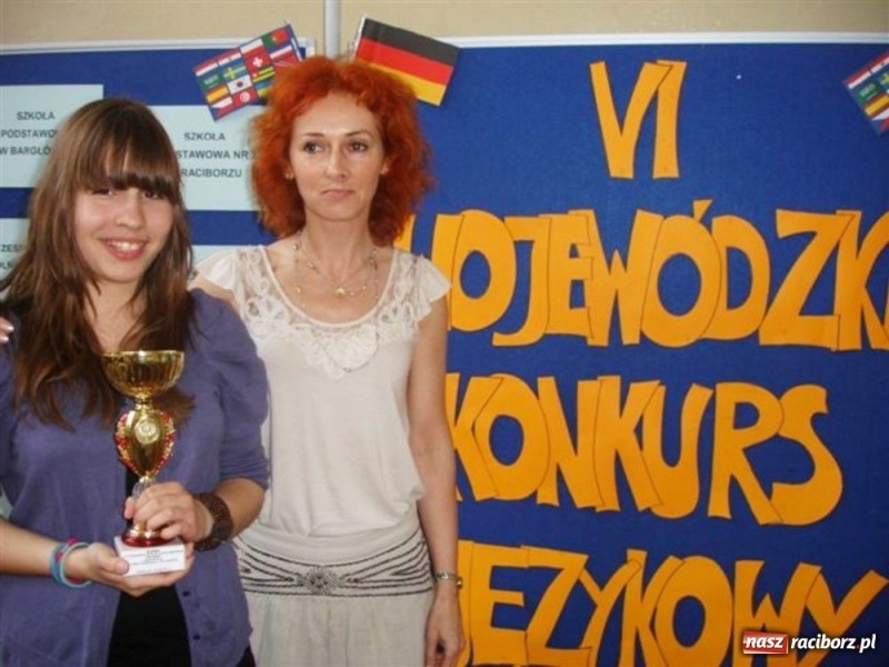 Zdjęcie w galerii na portalu naszraciborz.pl: Angliści z województwa w SP 18 wiadomości z regionu