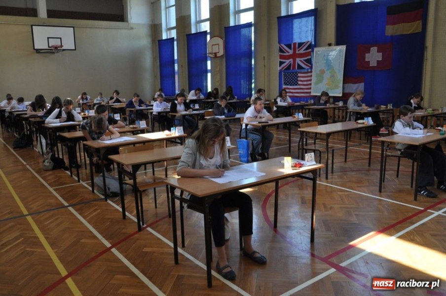 Zdjęcie w galerii na portalu naszraciborz.pl: Angliści z województwa w SP 18 wiadomości z regionu