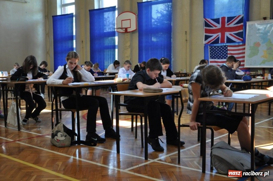 Zdjęcie w galerii na portalu naszraciborz.pl: Angliści z województwa w SP 18 wiadomości z regionu