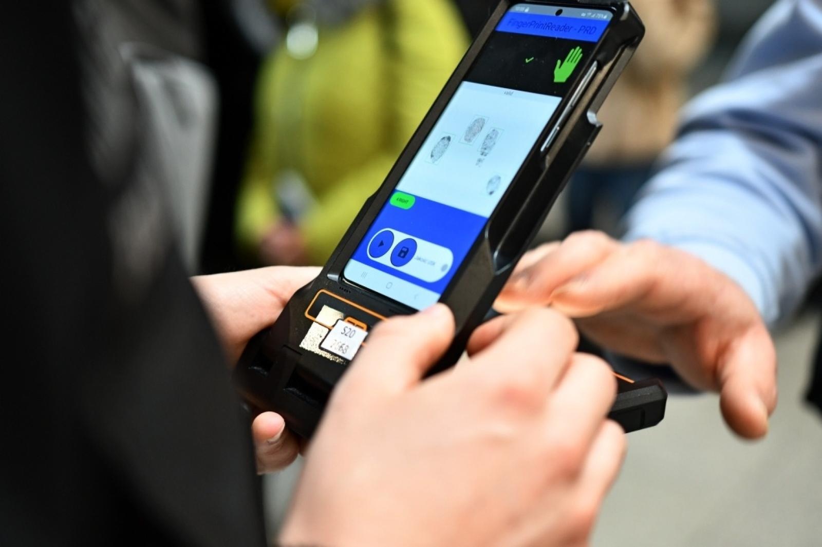 Zdjęcie w galerii na portalu naszraciborz.pl: Start systemu Entry/Exit (EES) w lotniczym przejściu granicznym Katowice-Pyrzowice wiadomości z regionu