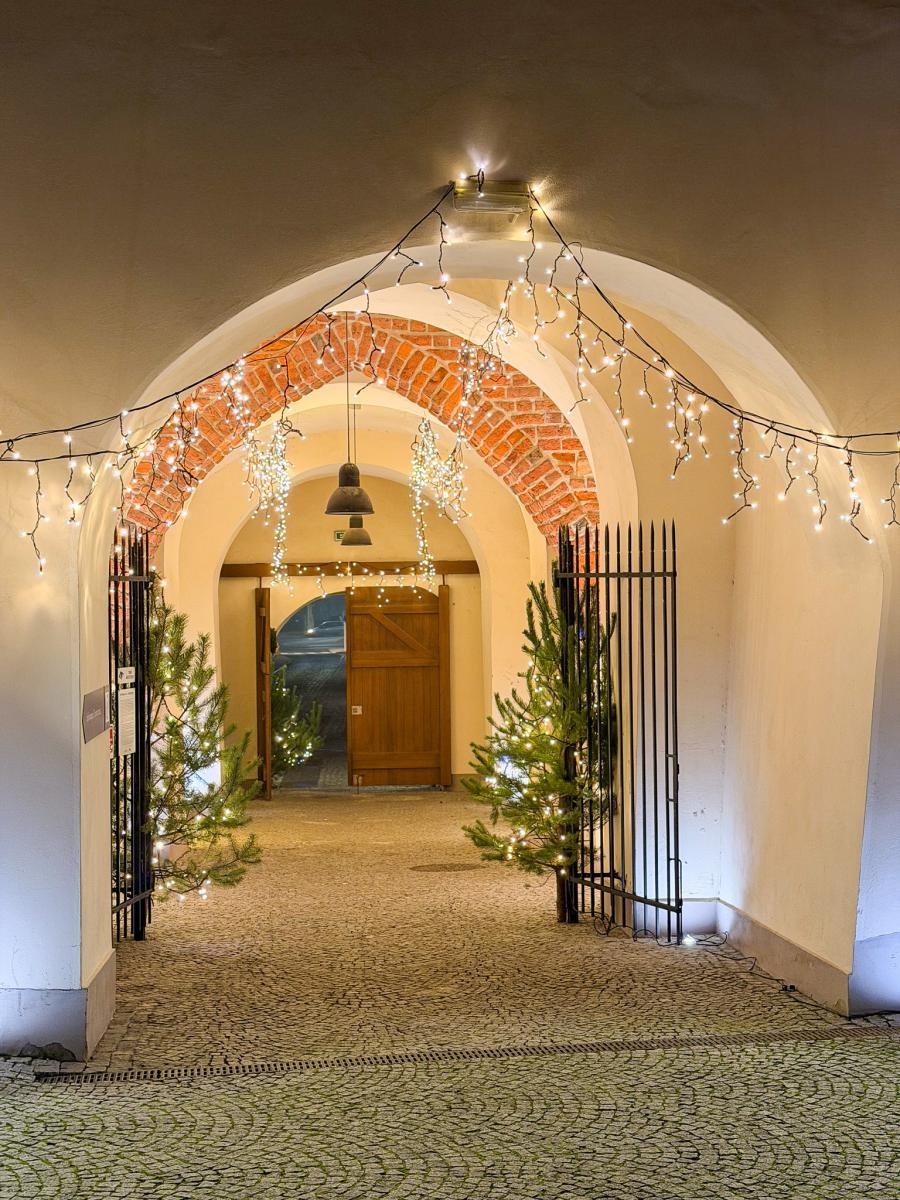 Zdjęcie w galerii na portalu naszraciborz.pl: Powiat, Zamek, Mieszko i Raciborzanie zapraszają na paradę świętego Mikołaja wiadomości z regionu