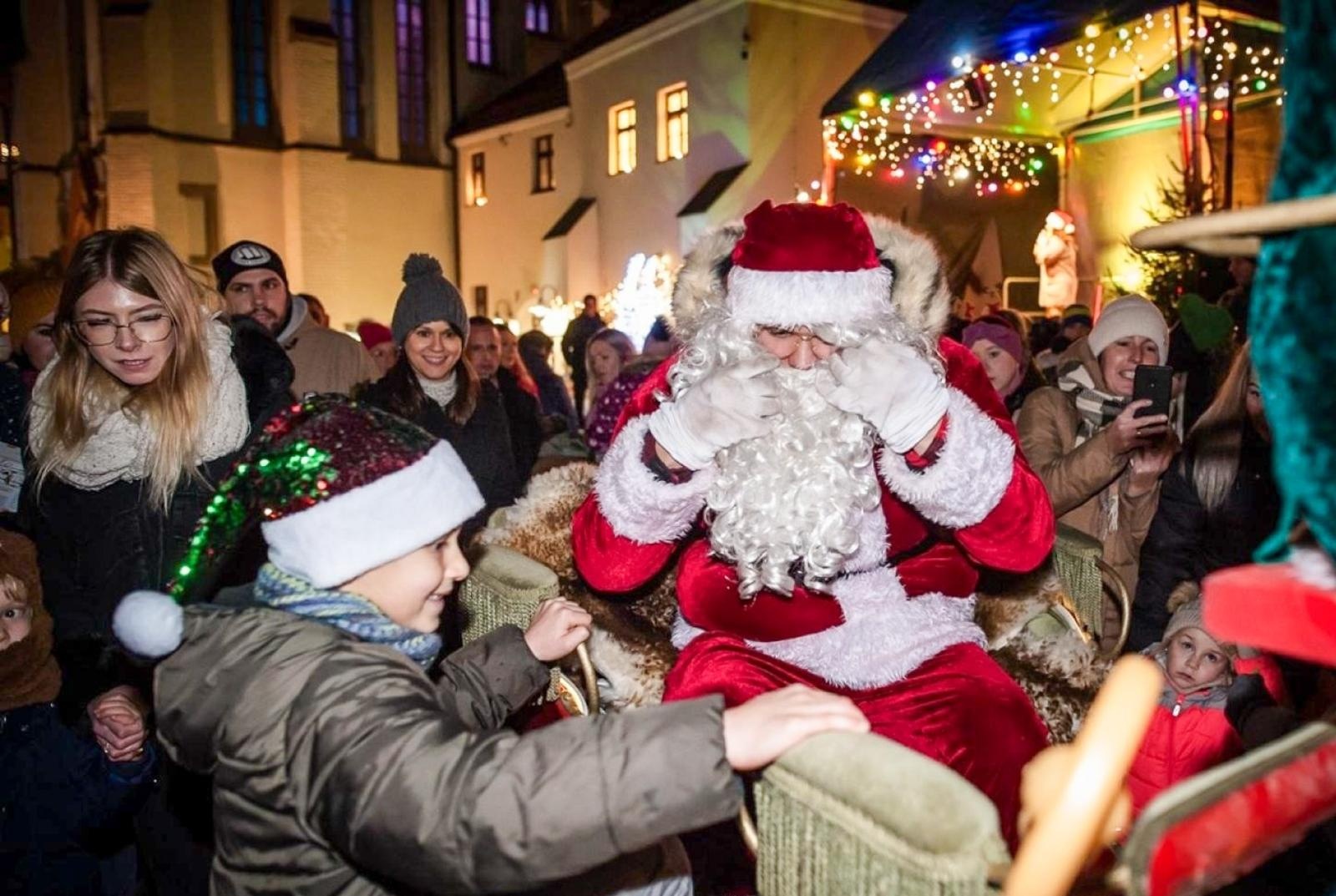 Zdjęcie w galerii na portalu naszraciborz.pl: Powiat, Zamek, Mieszko i Raciborzanie zapraszają na paradę świętego Mikołaja wiadomości z regionu