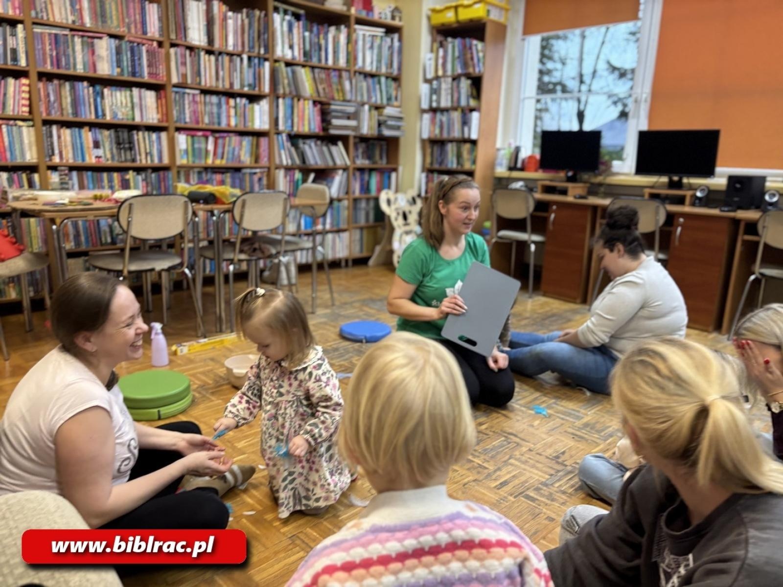 Zdjęcie w galerii na portalu naszraciborz.pl: Ruch to podstawa! Multisensorki w bibliotece w Ocicach wiadomości z regionu