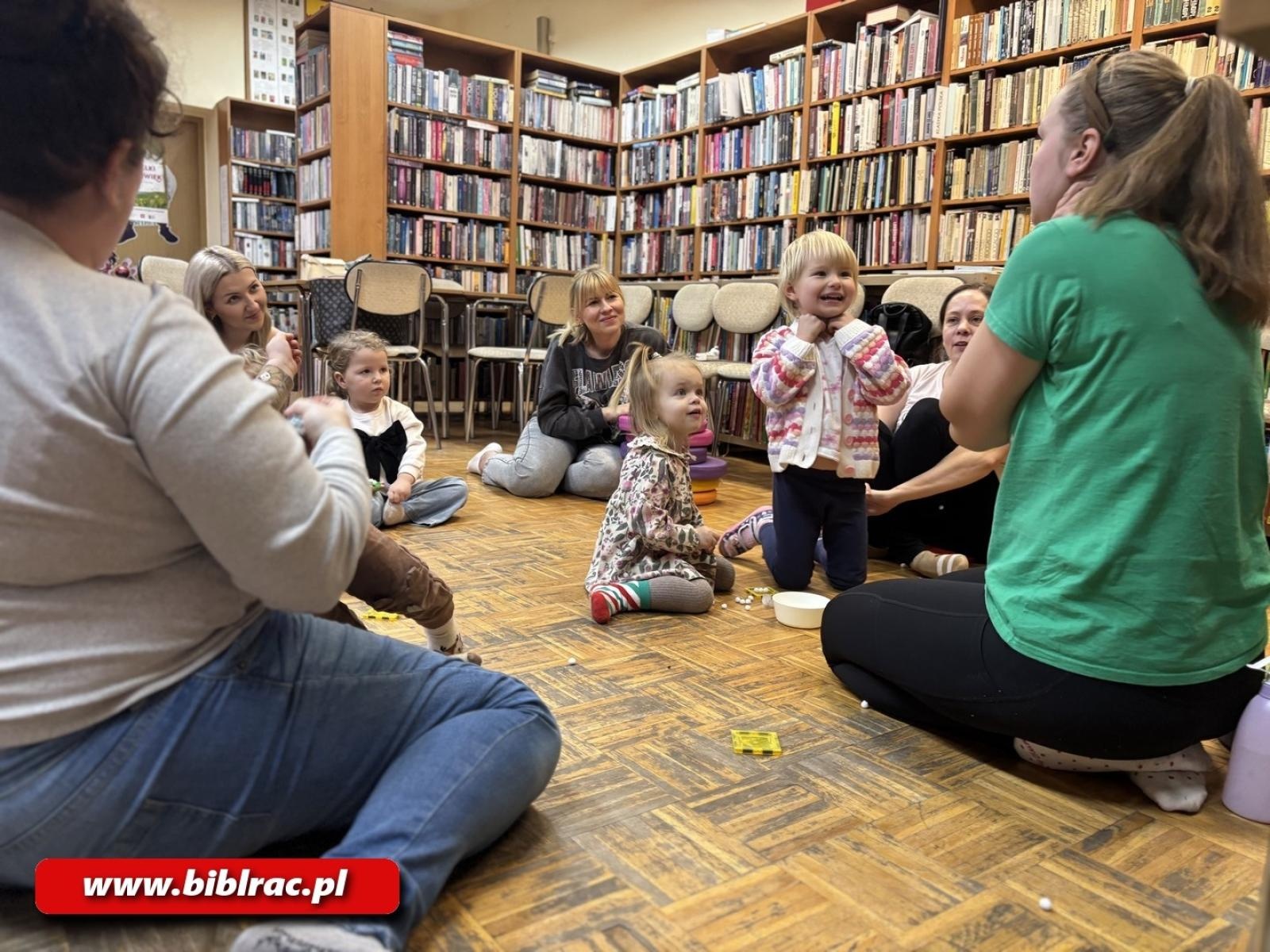Zdjęcie w galerii na portalu naszraciborz.pl: Ruch to podstawa! Multisensorki w bibliotece w Ocicach wiadomości z regionu