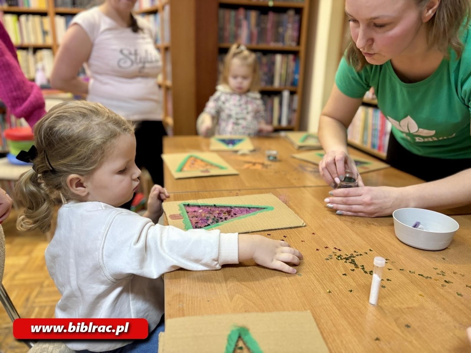 Zdjęcie w galerii na portalu naszraciborz.pl: Ruch to podstawa! Multisensorki w bibliotece w Ocicach wiadomości z regionu