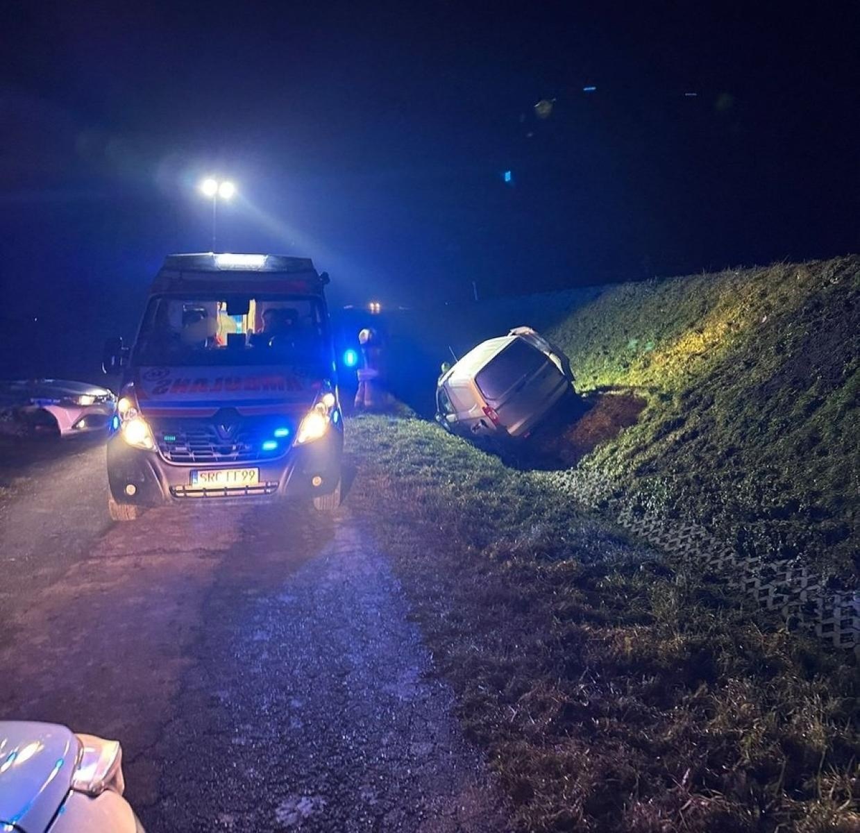 Zdjęcie w galerii na portalu naszraciborz.pl: Groźne zdarzenie w Zabełkowie. Kierowca był odurzony wiadomości z regionu