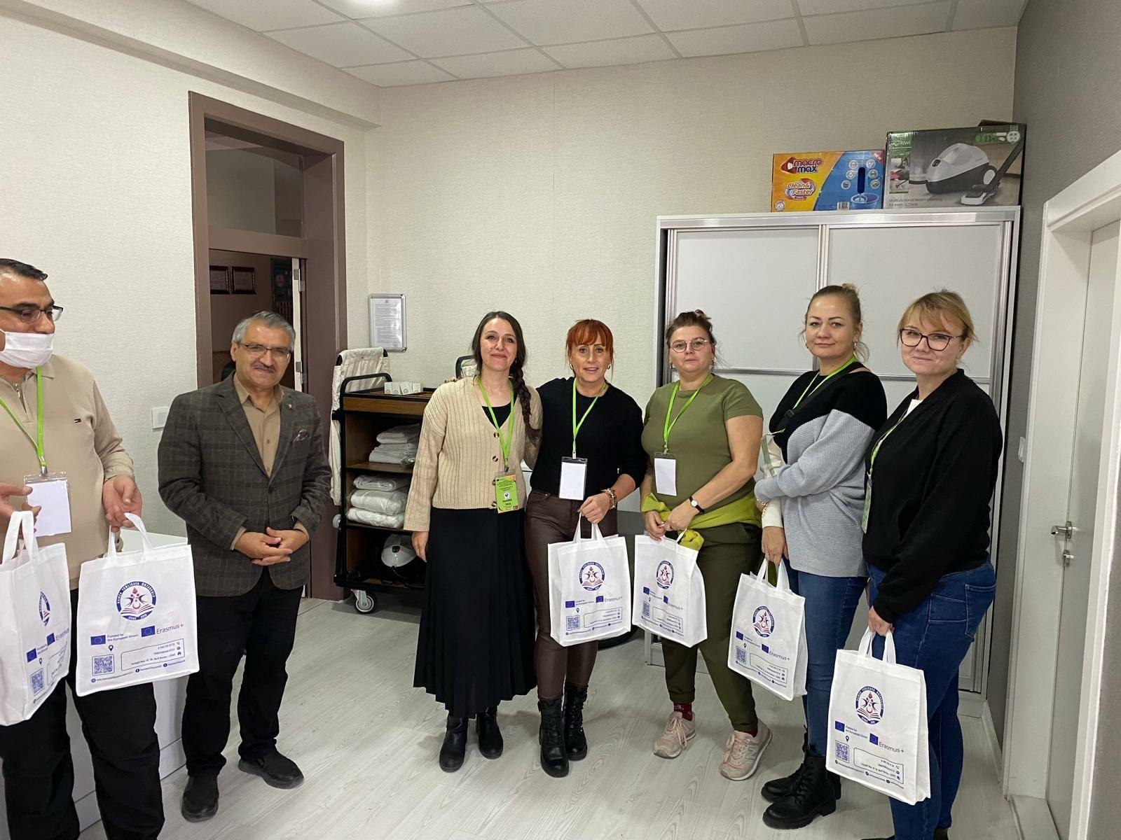 Zdjęcie w galerii na portalu naszraciborz.pl: Spotkanie Erasmus+ w Sivas: Nowoczesne narzędzia cyfrowe w edukacji ekologicznej wiadomości z regionu