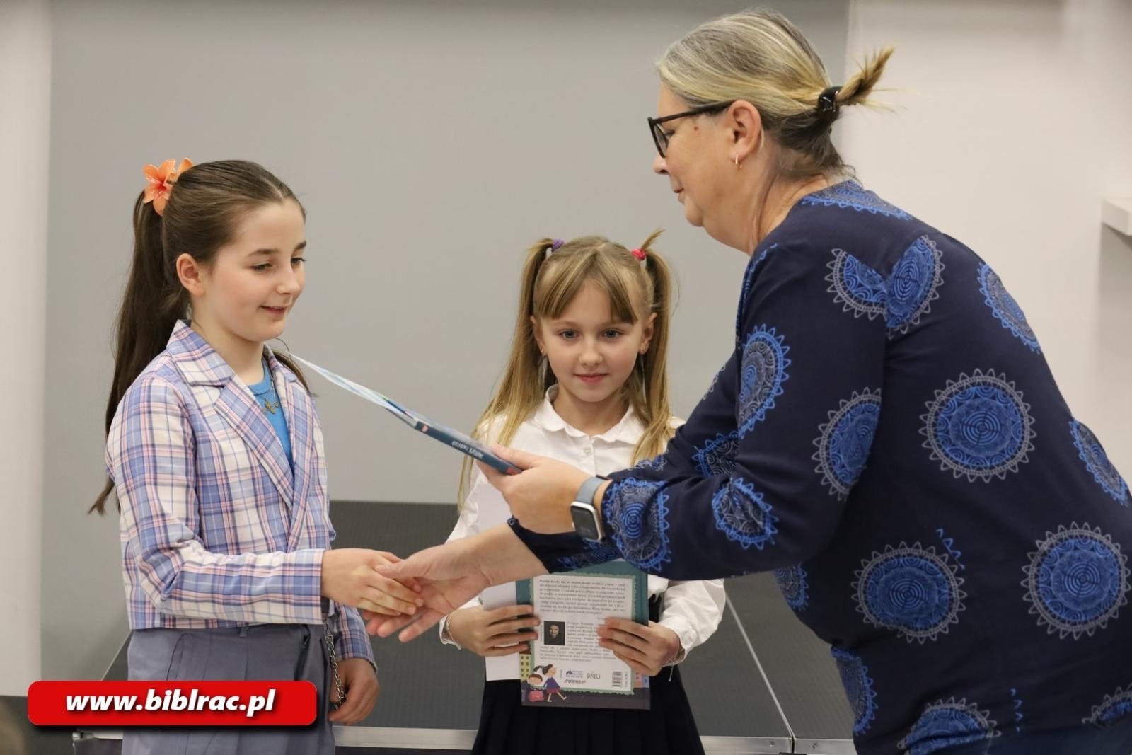 Zdjęcie w galerii na portalu naszraciborz.pl: Ogólnopolski konkurs plastyczny Podróże z Juliuszem Verne'em rozstrzygnięty wiadomości z regionu