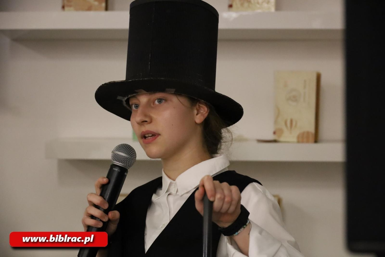 Zdjęcie w galerii na portalu naszraciborz.pl: Ogólnopolski konkurs plastyczny Podróże z Juliuszem Verne'em rozstrzygnięty wiadomości z regionu