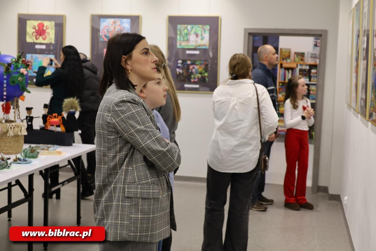 Zdjęcie w galerii na portalu naszraciborz.pl: Ogólnopolski konkurs plastyczny Podróże z Juliuszem Verne'em rozstrzygnięty wiadomości z regionu