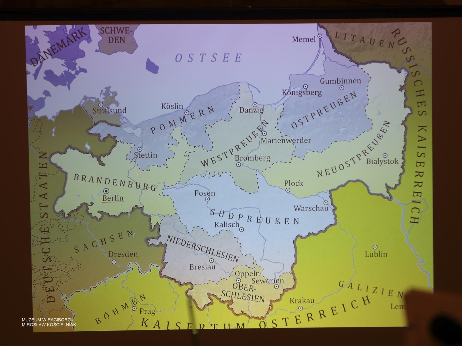 Zdjęcie w galerii na portalu naszraciborz.pl: Spotkanie o wojnach napoleońskich w Raciborzu. Historyczna opowieść o wydarzeniach na Śląsku wiadomości z regionu