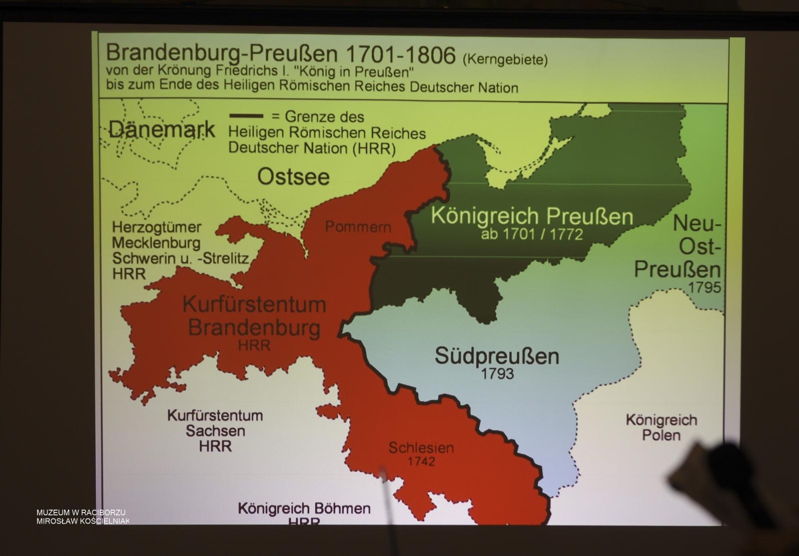 Zdjęcie w galerii na portalu naszraciborz.pl: Spotkanie o wojnach napoleońskich w Raciborzu. Historyczna opowieść o wydarzeniach na Śląsku wiadomości z regionu