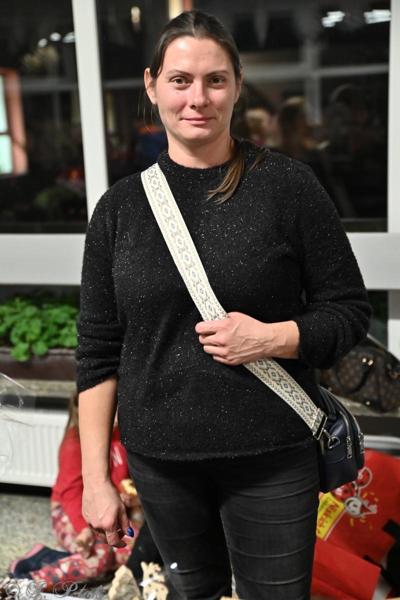 Zdjęcie w galerii na portalu naszraciborz.pl: Kiermasz świąteczny w SP 15. Rękodzieło, gastronomia i występy uczniów [FOTO i WIDEO] wiadomości z regionu