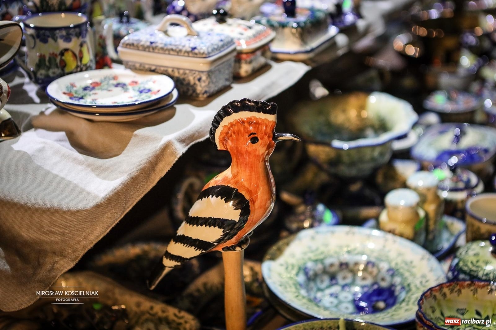 Zdjęcie w galerii na portalu naszraciborz.pl: Nowa odsłona Jarmarku Świątecznego w Raciborzu - choinka rozbłysła wśród platanów [FOTO i WIDEO] wiadomości z regionu