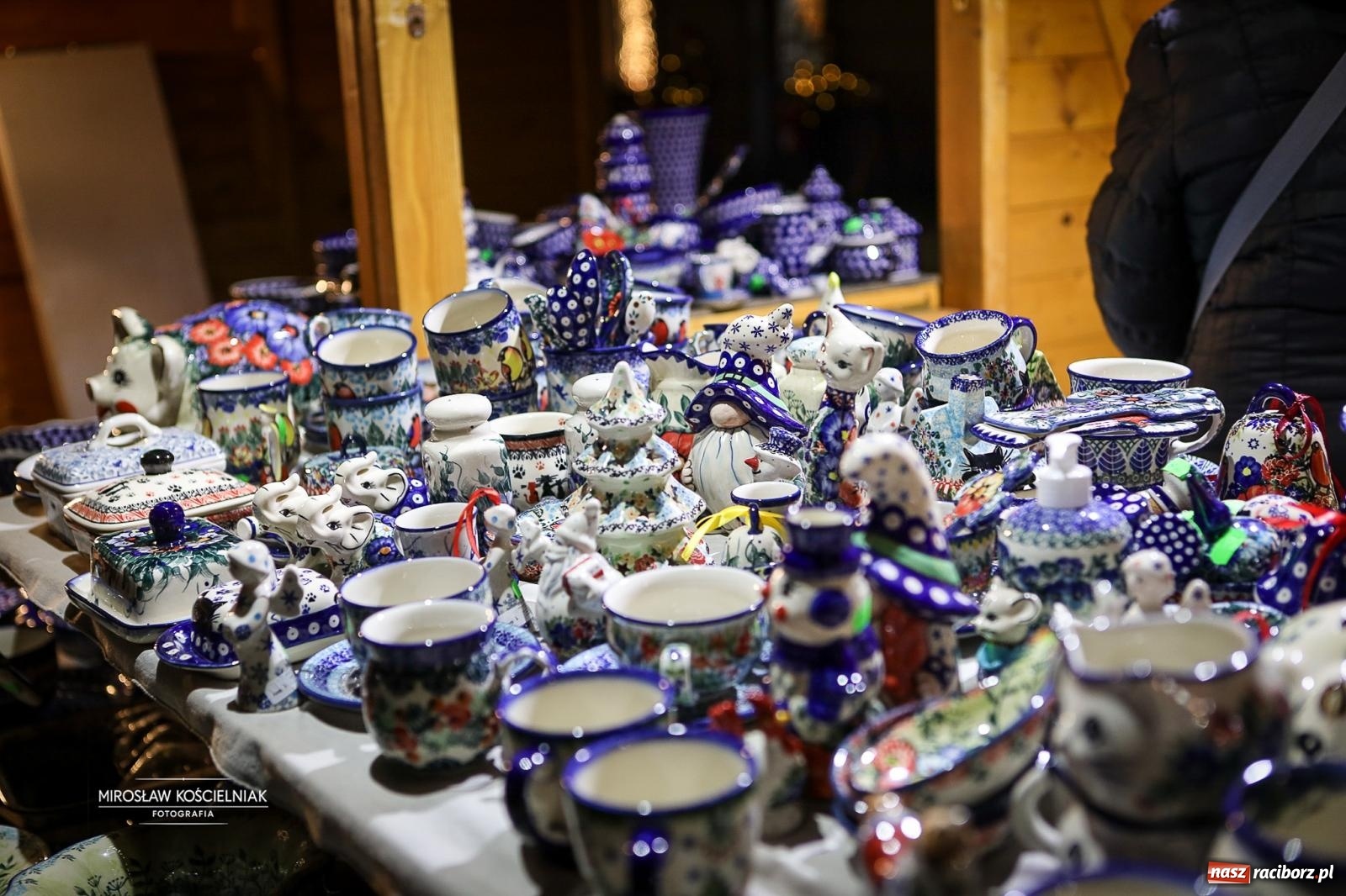 Zdjęcie w galerii na portalu naszraciborz.pl: Nowa odsłona Jarmarku Świątecznego w Raciborzu - choinka rozbłysła wśród platanów [FOTO i WIDEO] wiadomości z regionu