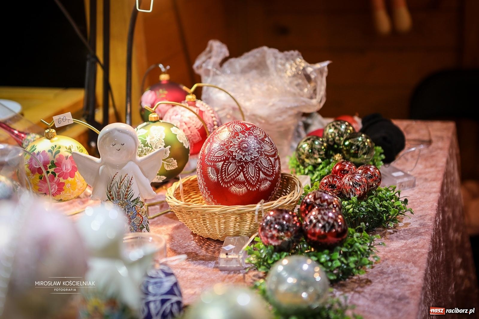 Zdjęcie w galerii na portalu naszraciborz.pl: Nowa odsłona Jarmarku Świątecznego w Raciborzu - choinka rozbłysła wśród platanów [FOTO i WIDEO] wiadomości z regionu