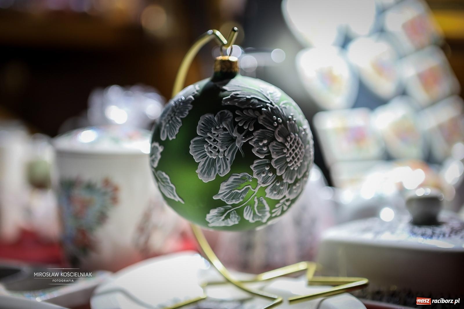 Zdjęcie w galerii na portalu naszraciborz.pl: Nowa odsłona Jarmarku Świątecznego w Raciborzu - choinka rozbłysła wśród platanów [FOTO i WIDEO] wiadomości z regionu