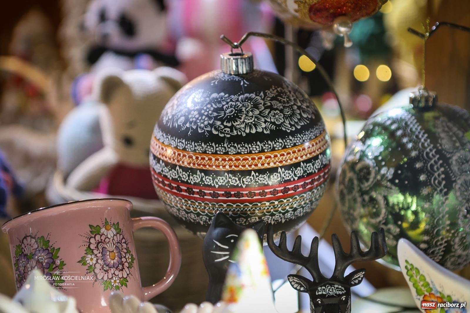 Zdjęcie w galerii na portalu naszraciborz.pl: Nowa odsłona Jarmarku Świątecznego w Raciborzu - choinka rozbłysła wśród platanów [FOTO i WIDEO] wiadomości z regionu