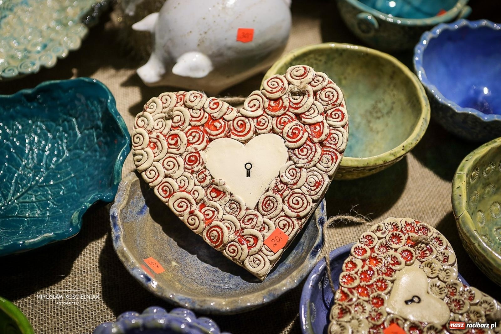 Zdjęcie w galerii na portalu naszraciborz.pl: Nowa odsłona Jarmarku Świątecznego w Raciborzu - choinka rozbłysła wśród platanów [FOTO i WIDEO] wiadomości z regionu