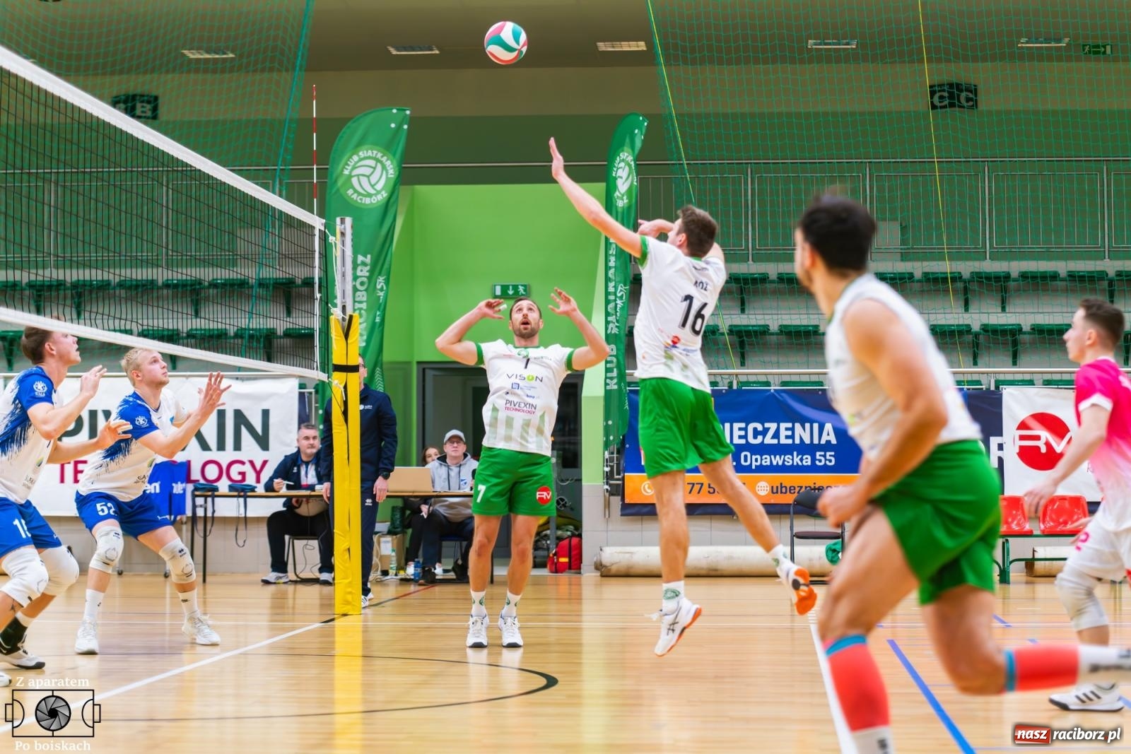 Zdjęcie w galerii na portalu naszraciborz.pl: Siatkarski dreszczowiec w Raciborzu. Pierwsza faza sezonu zakończona awansem do najlepszej ósemki [FOTO i WIDEO] wiadomości z regionu
