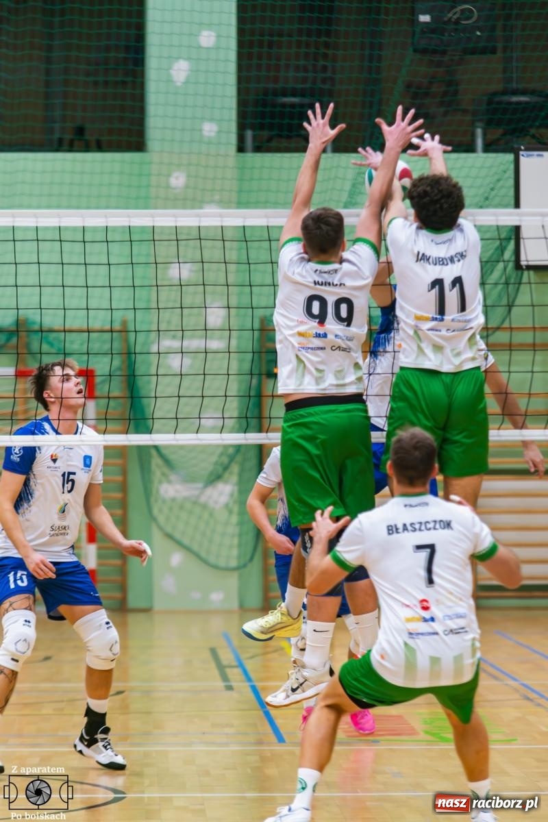 Zdjęcie w galerii na portalu naszraciborz.pl: Siatkarski dreszczowiec w Raciborzu. Pierwsza faza sezonu zakończona awansem do najlepszej ósemki [FOTO i WIDEO] wiadomości z regionu