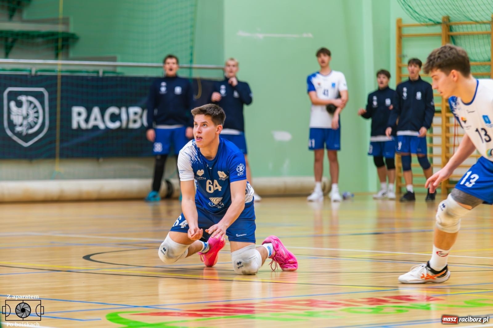 Zdjęcie w galerii na portalu naszraciborz.pl: Siatkarski dreszczowiec w Raciborzu. Pierwsza faza sezonu zakończona awansem do najlepszej ósemki [FOTO i WIDEO] wiadomości z regionu