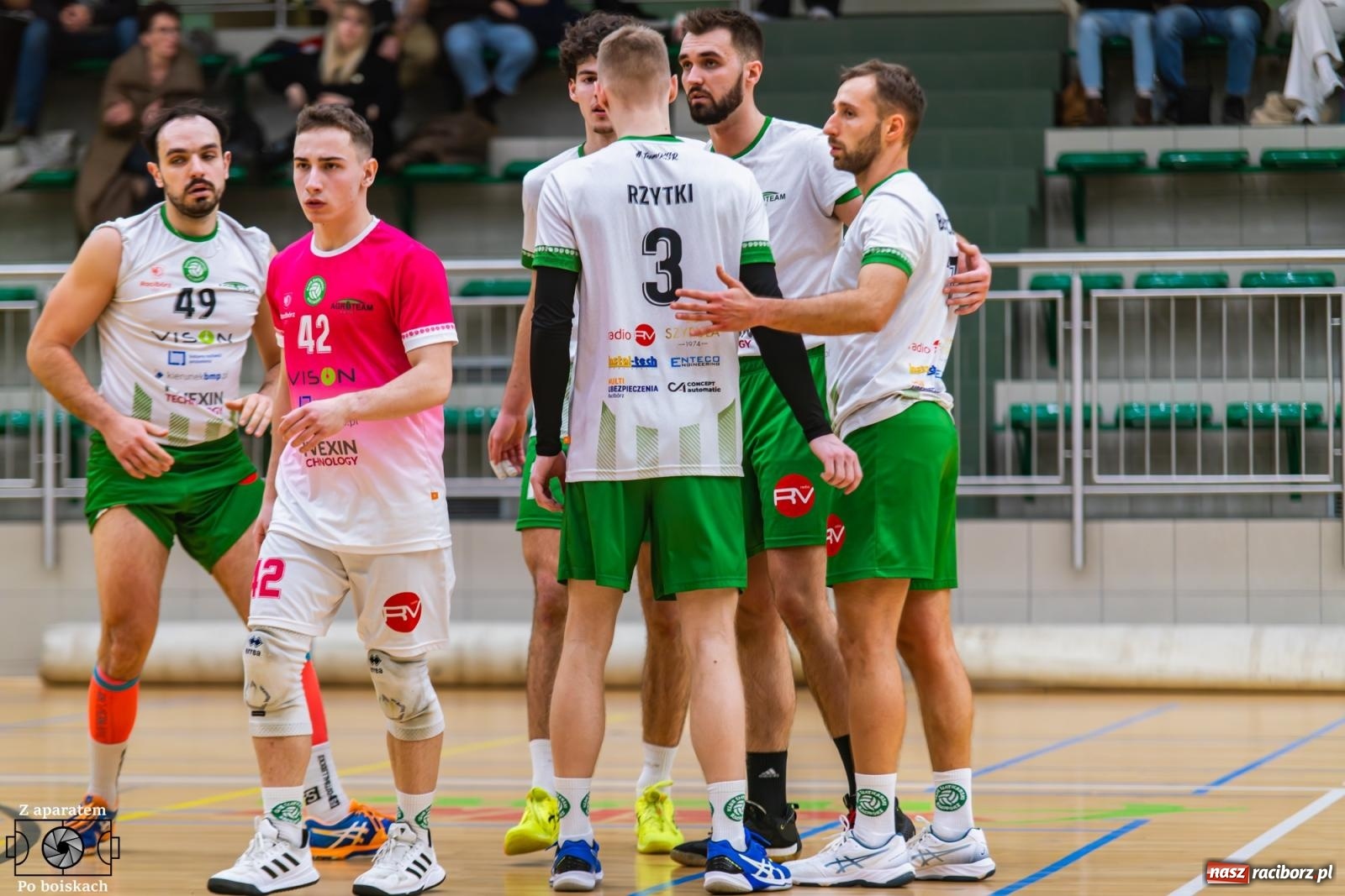 Zdjęcie w galerii na portalu naszraciborz.pl: Siatkarski dreszczowiec w Raciborzu. Pierwsza faza sezonu zakończona awansem do najlepszej ósemki [FOTO i WIDEO] wiadomości z regionu
